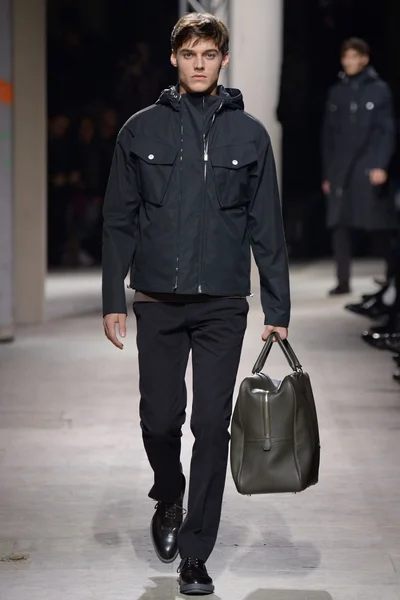 Look 22